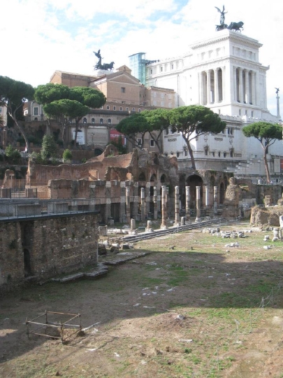Ruins of the Roman Forum in the foreground, Vittorio Emmanuel monument in the background